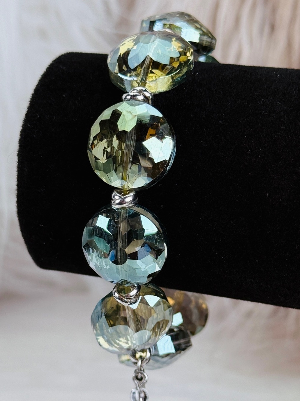 Beautiful extremely reflective, Kenneth Cole, New York stretch bracelet
